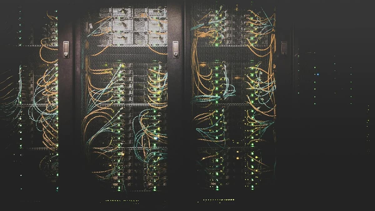 Schéma comparatif technique entre le protocole API Xtream Codes et le fichier M3U classique